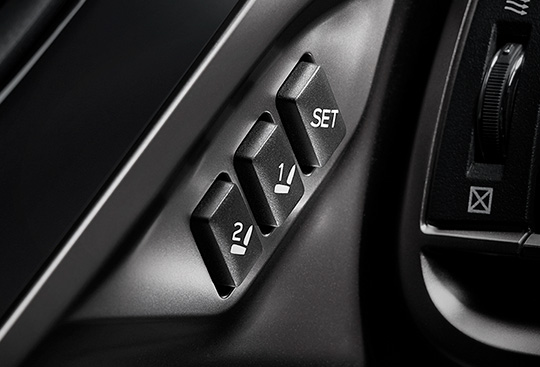 <sg-lang1>Driver’s Memory Seat-linked Door Mirrors with Reverse Auto-tilt</sg-lang1><sg-lang2></sg-lang2><sg-lang3></sg-lang3>