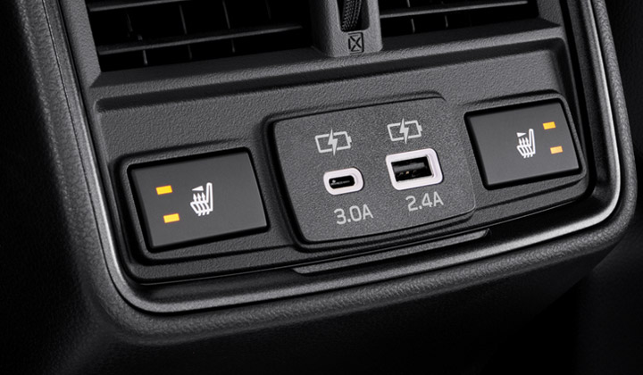 <sg-lang1>Rear USB Power Ports (Type-A and C)</sg-lang1><sg-lang2></sg-lang2><sg-lang3></sg-lang3>